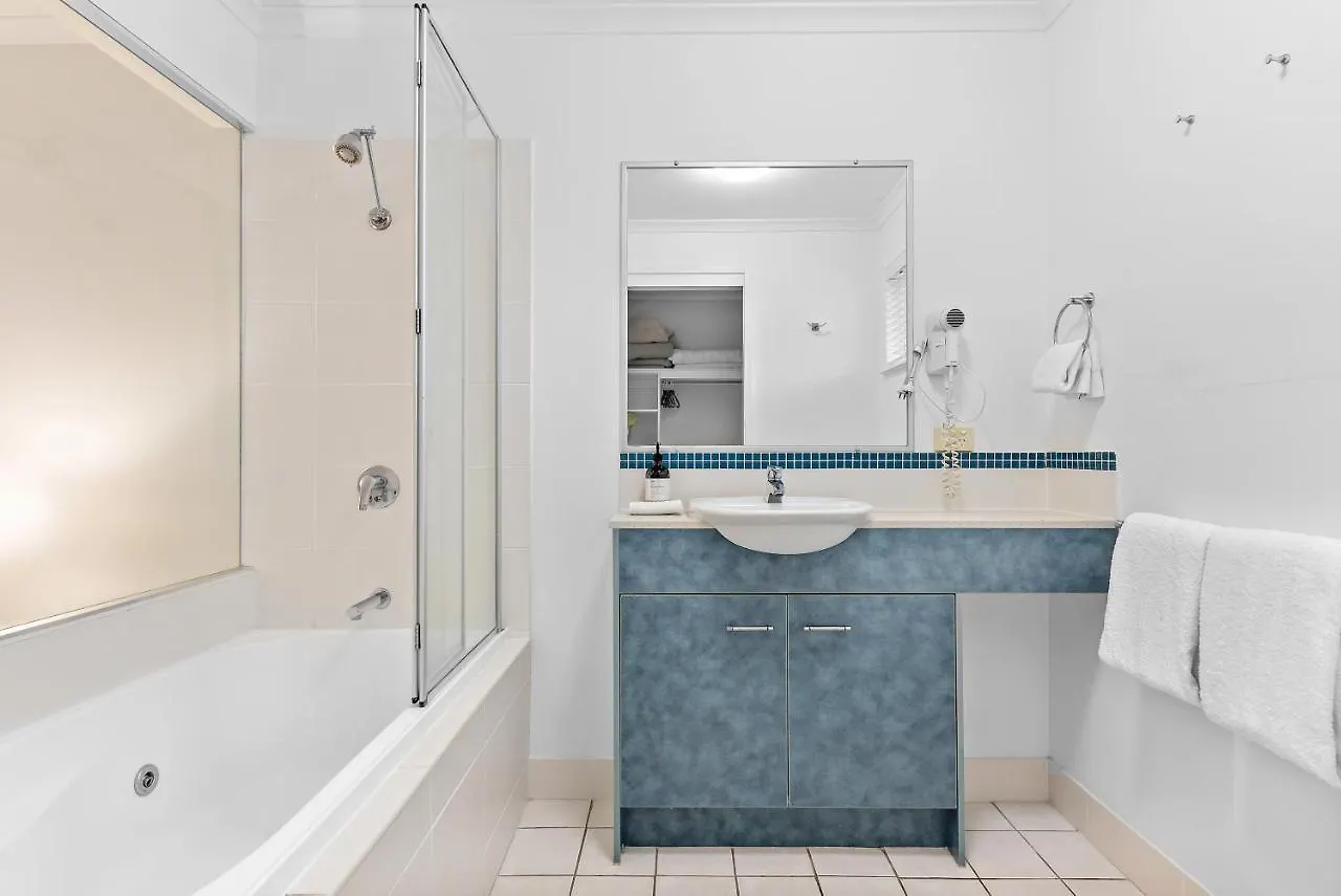 North Facing, 2 Bedroom Townhouse In Tropical Resort Noosaville Apartment